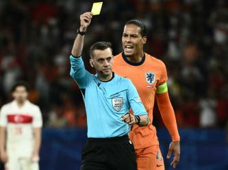 Hollanda-Türkiye maçında çok tartışılacak karar