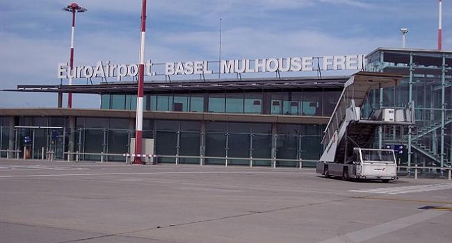 Fransa'da bomba alarmı... Basel-Mulhouse Havalimanı boşaltıldı