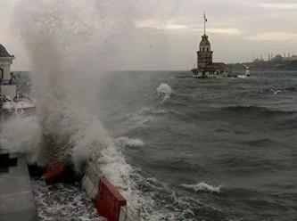 Meteoroloji ve AKOM uyarmıştı! İstanbul'u sağanak vurdu