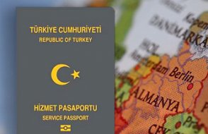 Gri pasaport skandalı! Göçmen kaçakçılığı davasında 3 sanık beraat etti, dava kapatıldı