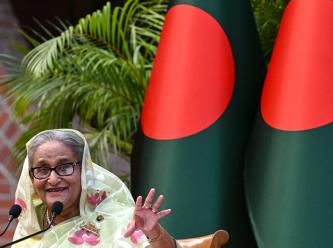 Konutu basılan başbakan, ordu helikopteriyle ülkeden kaçtı