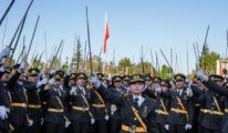 Yargıtay Teğmenleri görmezden geldi, Komutanlar konusunda topu taca attı