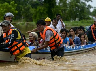 Vietnam'ı yıkıp geçen Yagi Tayfunu Myanmar'ı da vurdu: En az 74 ölü