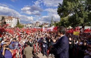 Mahkeme kararı öncesi İmamoğlu'na halktan yoğun ilgi