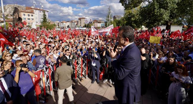 Mahkeme kararı öncesi İmamoğlu'na halktan yoğun ilgi