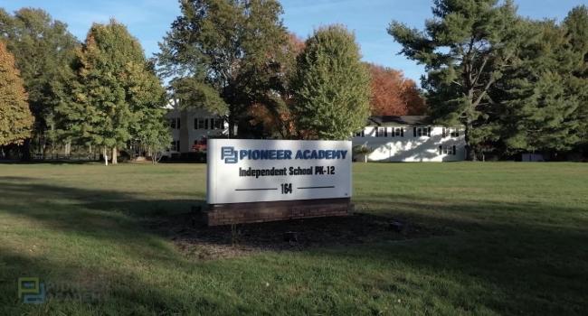 Pioneer Academy National Blue Ribbon Okulu ödülünü aldı