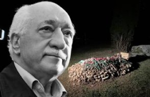 AP, Hocaefendi'nin vefatını haber yaptı: 'Binlerce kişi Fethullah Gülen için yas tutuyor'