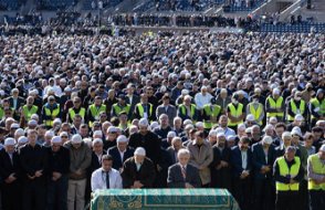 Sürgün gazeteciler gerçeğin peşinde: Hocaefendi'nin vefatıyla ilgili gelişmeler dünyaya duyuruldu