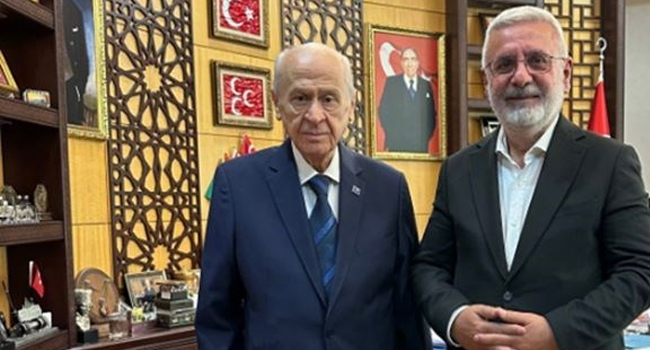 Yandaş Metiner, Bahçeli ile görüştü: 'Bilge lideri ziyaret ettim, eli ısırıldı'