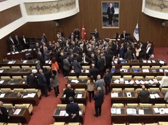 Ankara Büyükşehir Belediye Meclis'inde yumruklu kavga