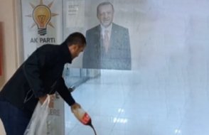 'Kola dökülen pencerede Erdoğan’ın fotoğrafı var' deyip 11 yıl hapis cezası istediler