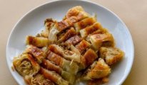 Ünlü börekçide büyük bir skandal daha! Kıymalı börek diye bakın ne yedirmişler