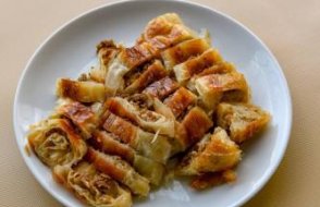 Ünlü börekçide büyük bir skandal daha! Kıymalı börek diye bakın ne yedirmişler