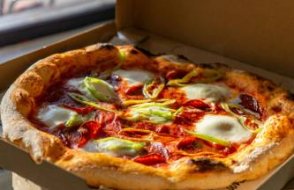 Fransa acilen stoklardan çekti! Türkiye'den giden pizza kutularından 'zehir' çıktı