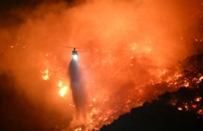 Los Angeles felaketinde 5'inci gün: Alevler yeniden yerleşim yerlerine yöneldi