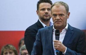 Tusk, Rusya'yı uçaklara karşı 'terör eylemleri' planlamakla suçladı