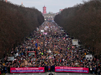 Almanya'da dev protesto: CDU ve CSU'ya AfD tepkisi