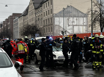 Münih'teki araçlı saldırıda yaralanan 2 yaşındaki çocuk ve annesi hayatını kaybetti