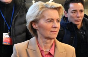 Von der Leyen 3,5 milyar euroluk paketle Kiev'de