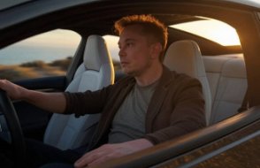 Musk'ın siyasi çıkışları Tesla'ya pahalıya patladı