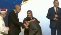 Erdoğan, 92 yaşındaki vatandaşa elini öptürdü