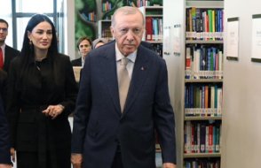 Erdoğan'ın elini öptü, önce harçlık sonra makam koltuğu aldı