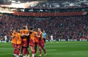 Galatasaray Sivasspor'u 4 golle geçti, zirvede fark 8'e çıktı