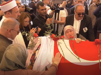 Sırrı Süreyya Önder son yolculuğuna uğurlandı!