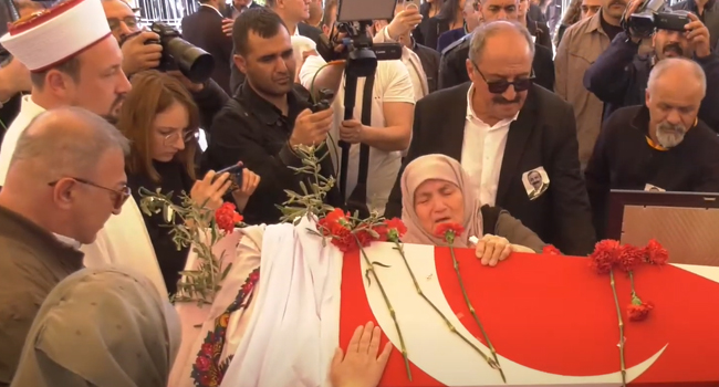 Sırrı Süreyya Önder son yolculuğuna uğurlandı!