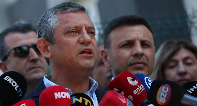 Özgür Özel'den saldırı sonrası ilk açıklama: 'Mutlaka bir azmettireni vardır'