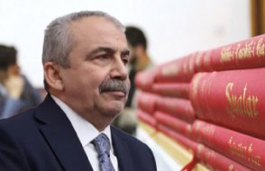 Sırrı Süreyya Önder anlattı: 'Risale-i Nur okurum, külliyatım kitaplığımın en üstündedir'