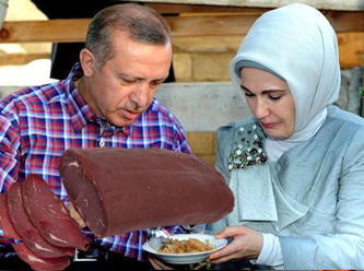 Parası vatandaşın cebinden çıkmış: Erdoğan’a 466 bin liralık hediye pastırma