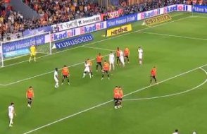 Galatasaray, ikinci yarıda açıldı: İzmir’de Göztepe’yi devirdi!