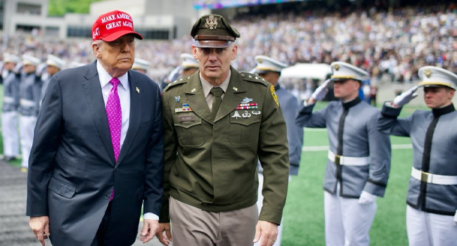 Trump: Dünyanın en güçlü ordusunu inşa ettim