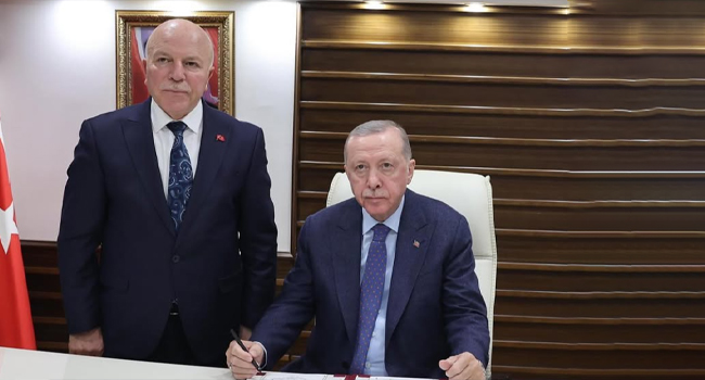 AKP'li başkan bakanlık bürokratları için rüşvet ihbarı yaptı ama...
