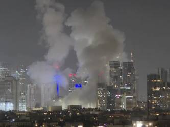 İran'dan İsrail'e 3. Dalga saldırı! Demir Kubbe delindi, Tel Aviv ateş altında