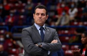 İran'ın hava saldırısında Fenerbahçe'nin eski koçu Itoudis'in binası da vuruldu!