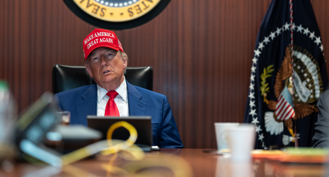 Trump, ABD'nin İran saldırısını böyle izledi