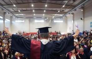 Üniversitede 'sivil' 'Mustafa Kemal'in askerleriyiz' krizi: Öğrencilere ihraç gündemde!