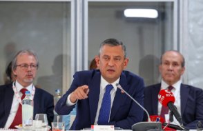 Özgür Özel Brüksel'de AB'ye Erdoğan sitemi