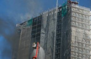 Berlin'de panik! 3 kez patlama sesi duyuldu