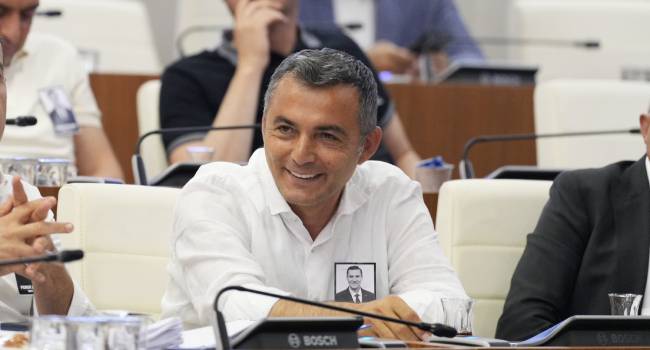 Manavgat Belediyesi'ne operasyon! Belediye Başkanı Niyazi Nefi Kara gözaltına alındı