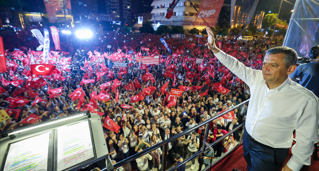 Özel merak edilen sorulara cevap verdi: Planı ne, yeni parti mi kuruyor?