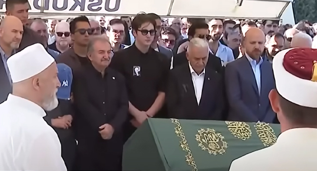 Dikkat çekti: Yiğit Bulut'un cenazesinde Bilal Erdoğan, Egemen Bağış ile tokalaşmadı