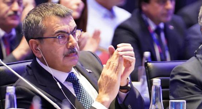 Bakan Tekin: 'LGS devam ederken sözel sorular paylaşıldı ama şaibe yok!'