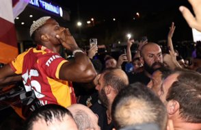 Victor Osimhen çılgınlığı: İstanbul'a gelişini 2,1 milyon kişi izledi