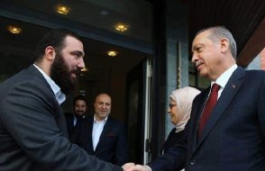 Abdülhamid'in torunu Osmanoğlu dakikalar içinde nasıl diploma aldı: İşte detaylar!