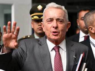 Kolombiya'da Eski Devlet Başkanı Uribe’ye 12 yıl ev hapsi cezası