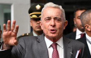 Kolombiya'da Eski Devlet Başkanı Uribe’ye 12 yıl ev hapsi cezası