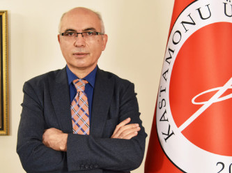 Kopyala, yapıştır, diploma al: Dekanın tezleri çalıntı çıktı